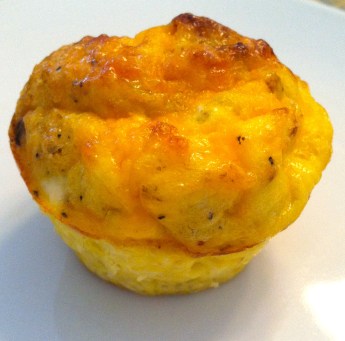 simply delicious Turkey Bacon and Egg Muffins momsweeklyrecipe.com
