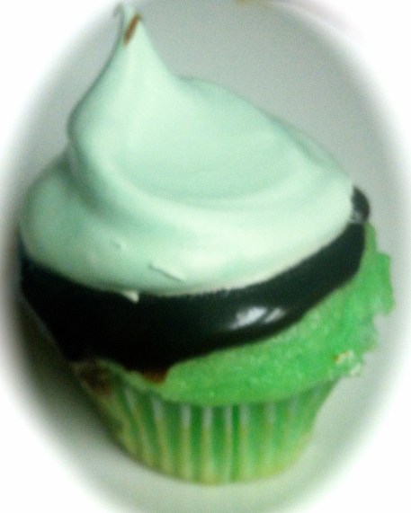 Must Try!  Simple, refreshing and delicious Creme De Menthe Cupcakes